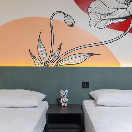 Hotel Dada Art Gallery - Tirana