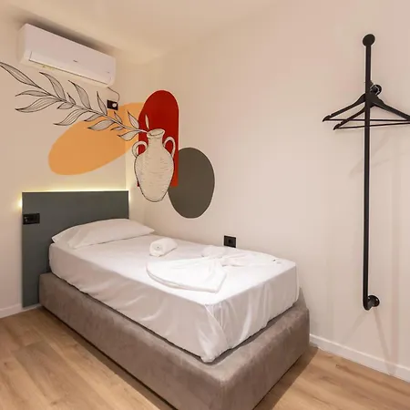Dada Art Gallery - Hotel