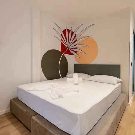 Dada Art Gallery - Hotel