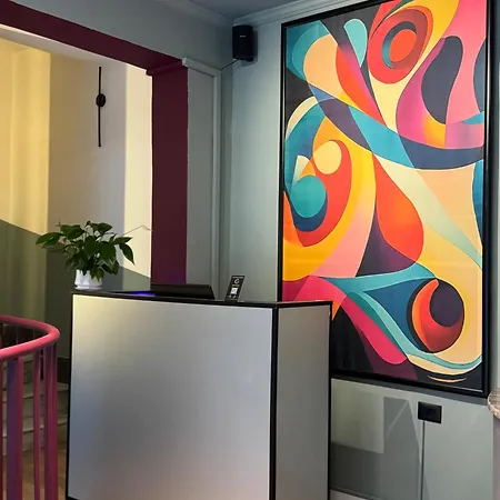 Dada Art Gallery - Hotel Tirana